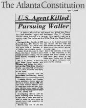 Artículo de The Atlanta Constitution, fechada el 15 de abril de 1954, con el titular, Agente estadounidense asesinado persiguiendo a Waller