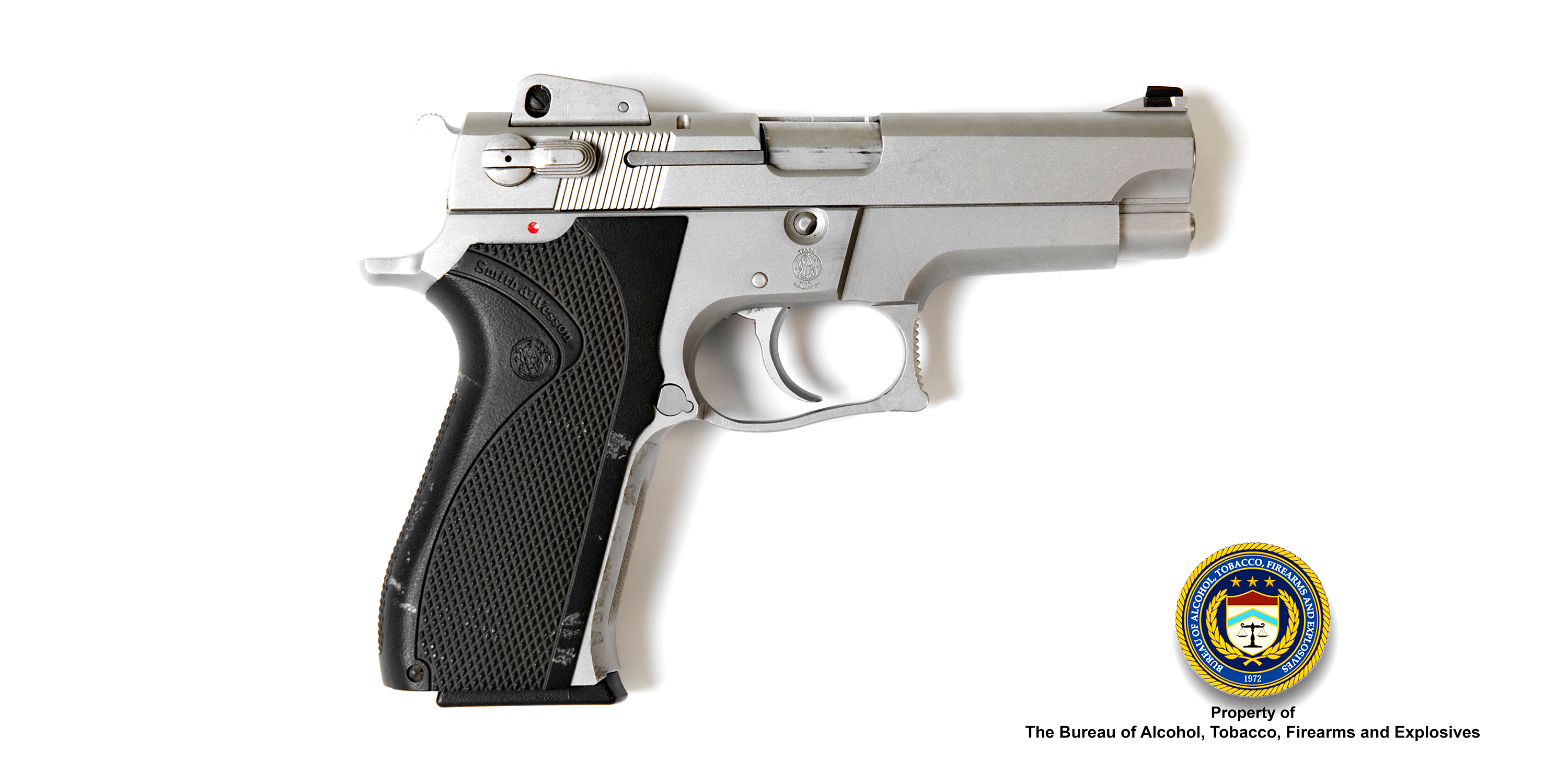 Picture of Smith and Wesson Model 5906 9mm Para Pistol 